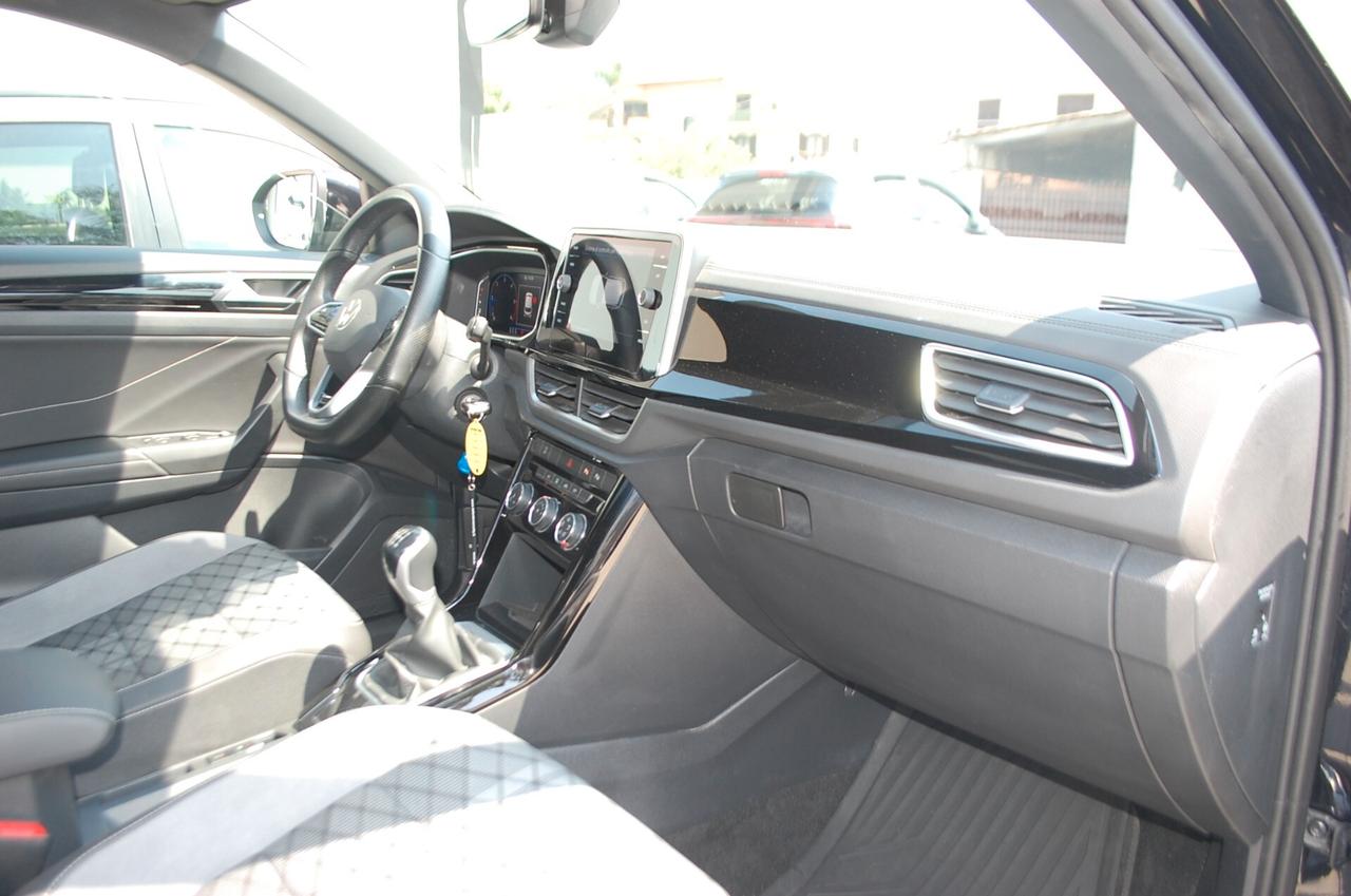 Volkswagen T-Roc 2.0 tdi 116CV R-Line Uff Italy USB Lega Led App