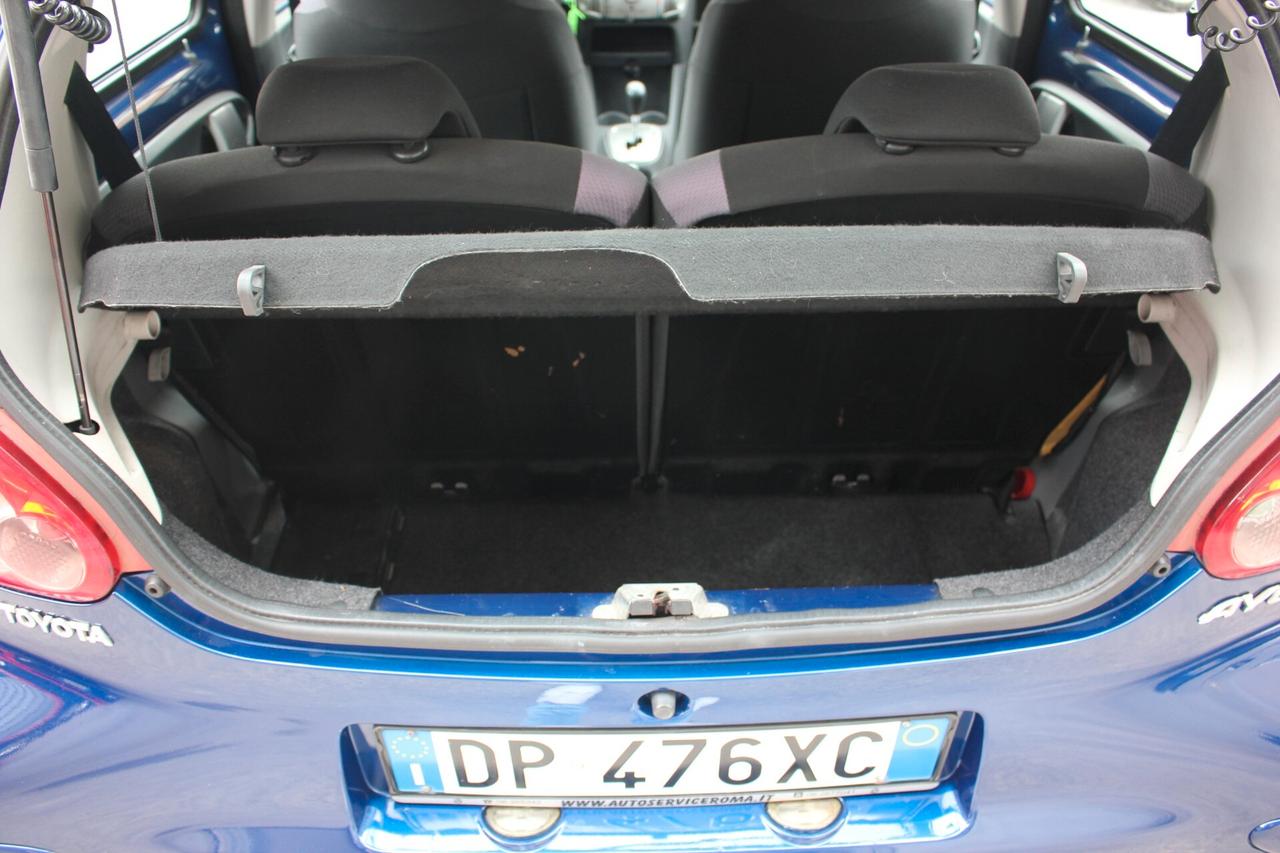 Toyota Aygo 1.0 AUTOMATICA 68 CV 5 PORTE TAGLIANDATA GARANZIA 12 MESI NEOPAT OK