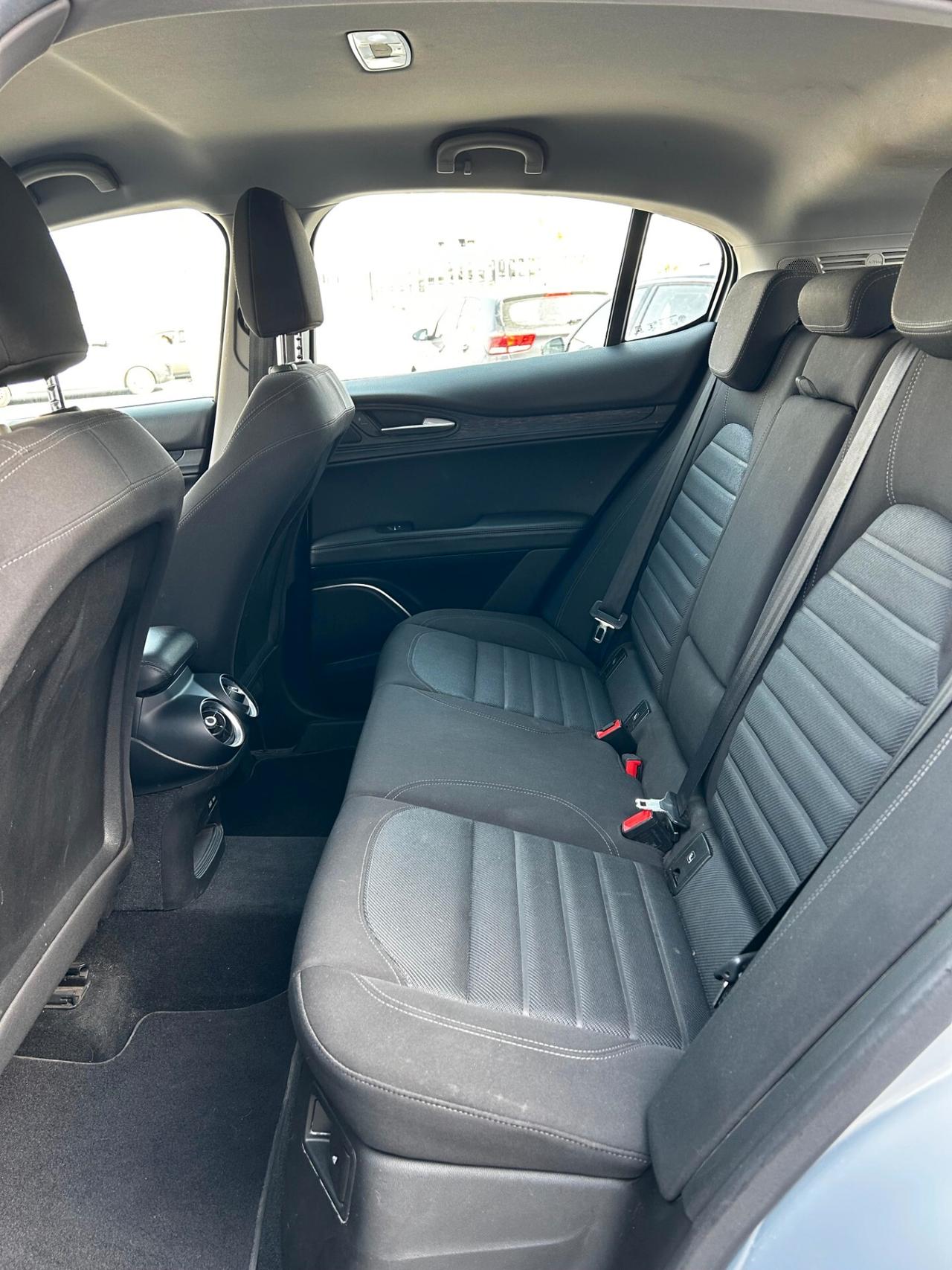Alfa Romeo Stelvio 2.2 Turbodiesel 160 CV AT8 RWD Super