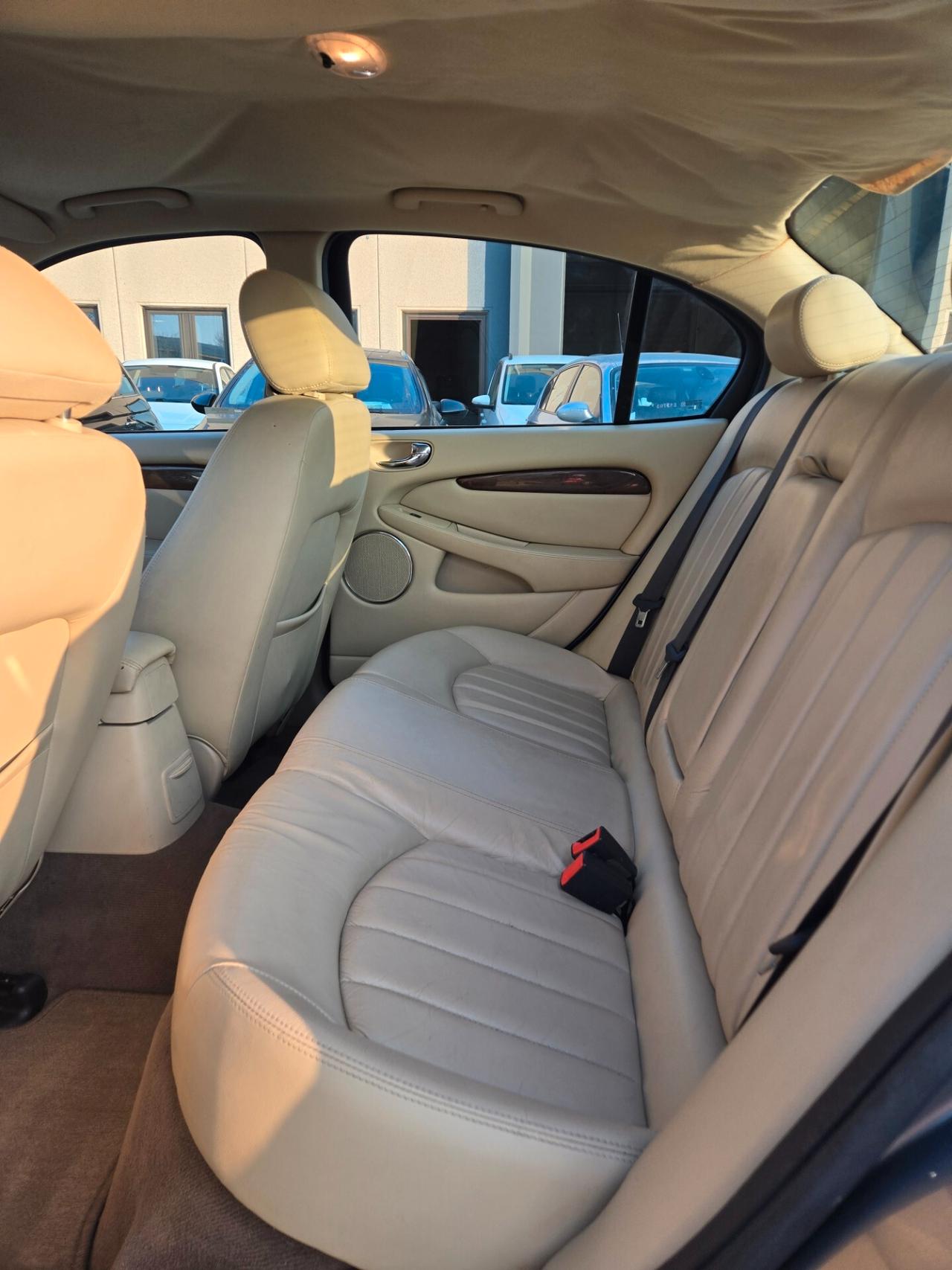 Jaguar X-Type 2 litri V6 24V cat Executive