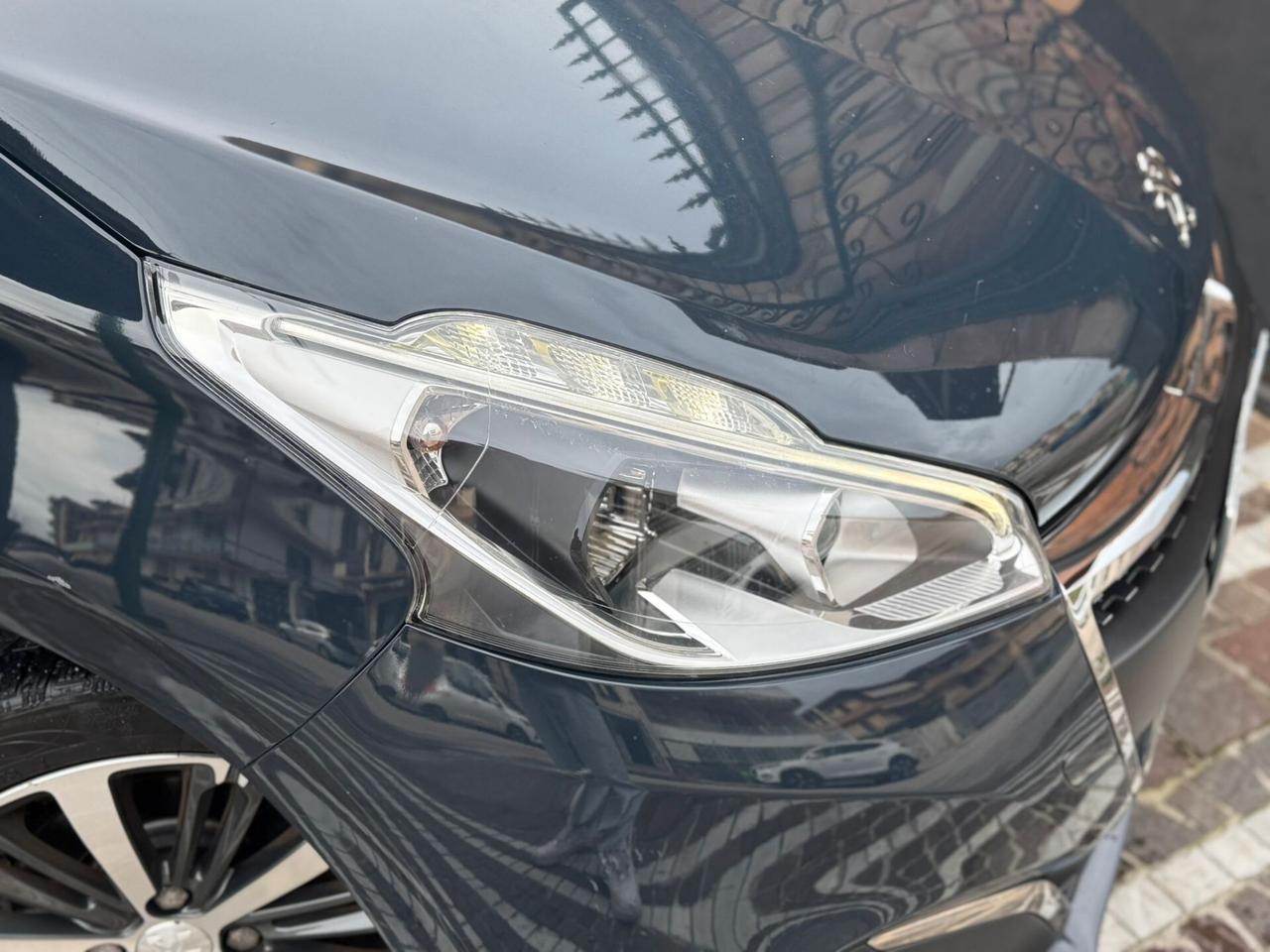 Peugeot 208 PureTech 82 5 porte Allure