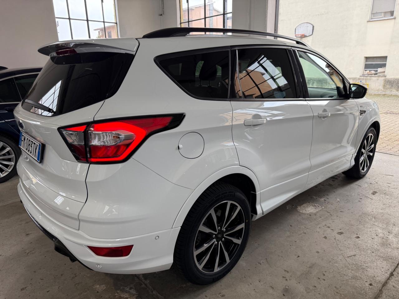 Ford Kuga 1.5 TDCI 120 CV S&S 2WD Powershift ST-Line
