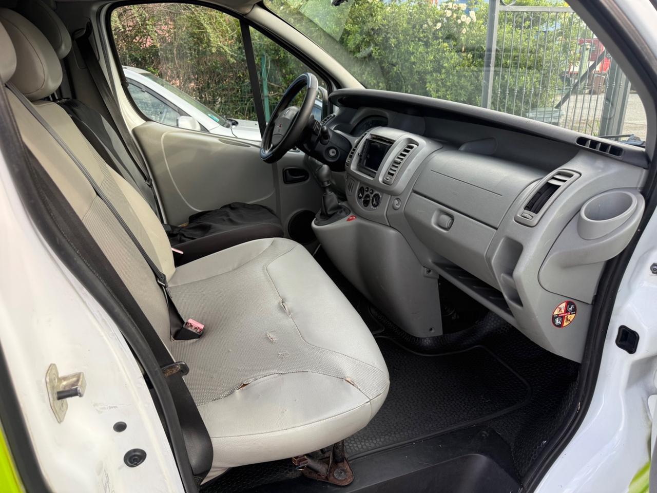 Renault Trafic T27 2.0 16V PC-TN PASSENGER CONFORT