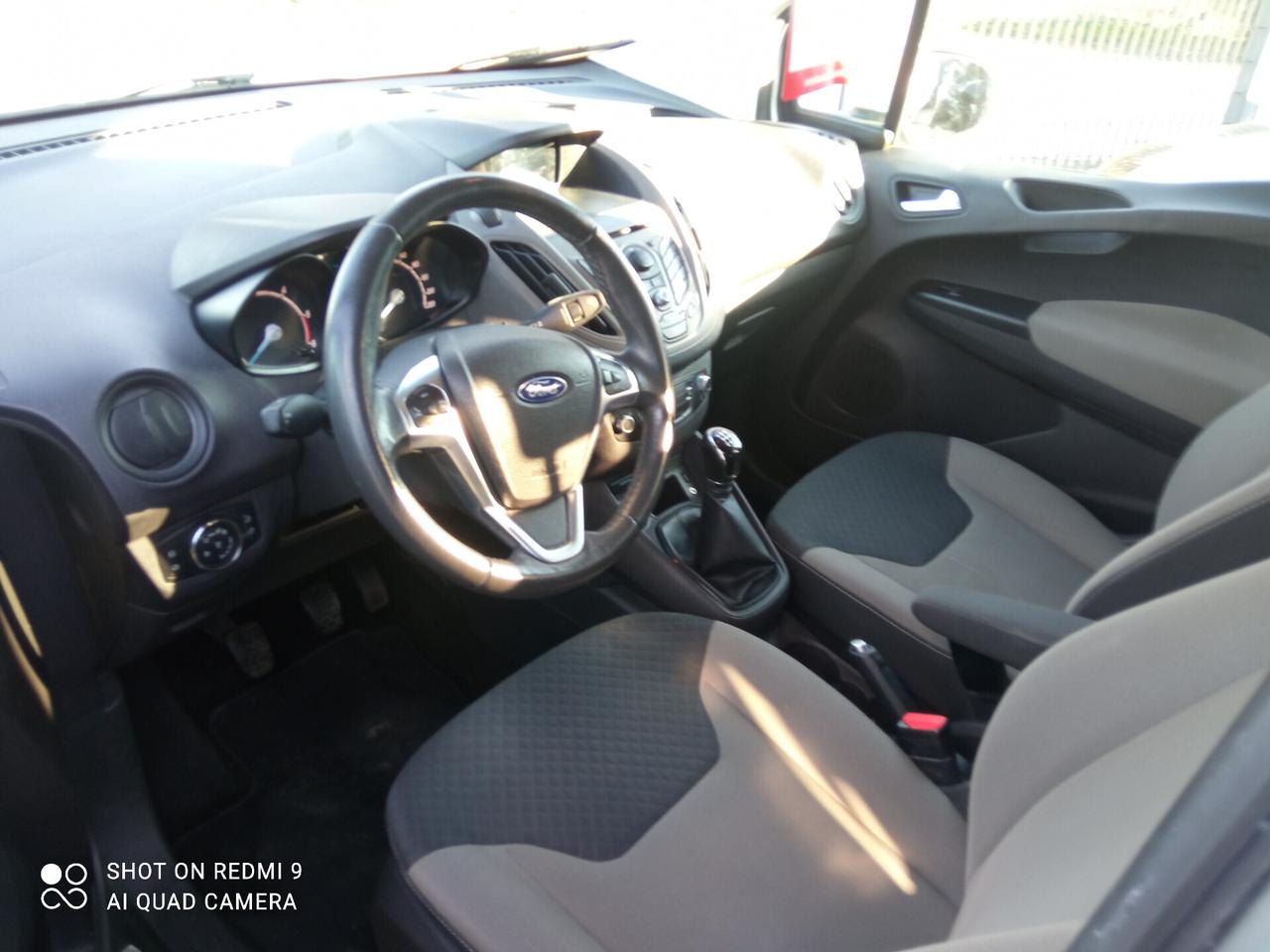 Ford Tourneo Courier 1.5 TDCI 75 CV Titanium