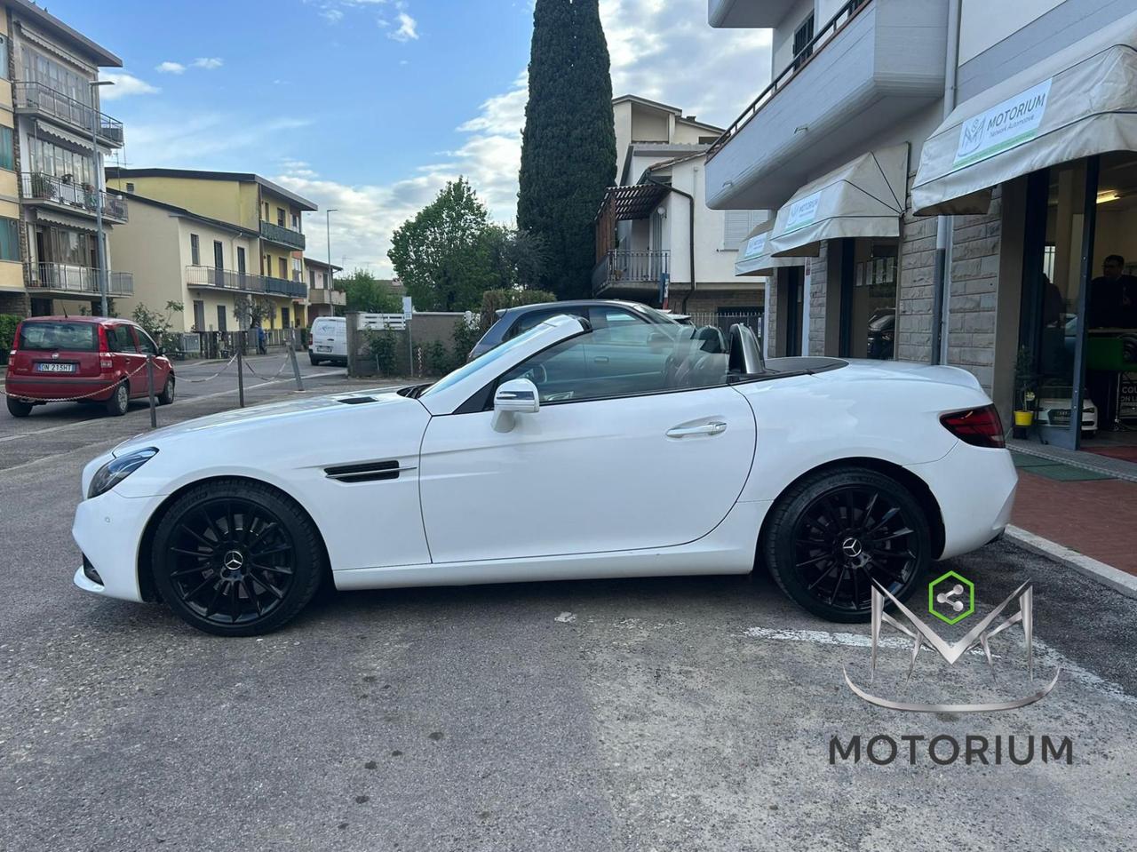 Mercedes-Benz SLC 250 D PREMIUM AMG