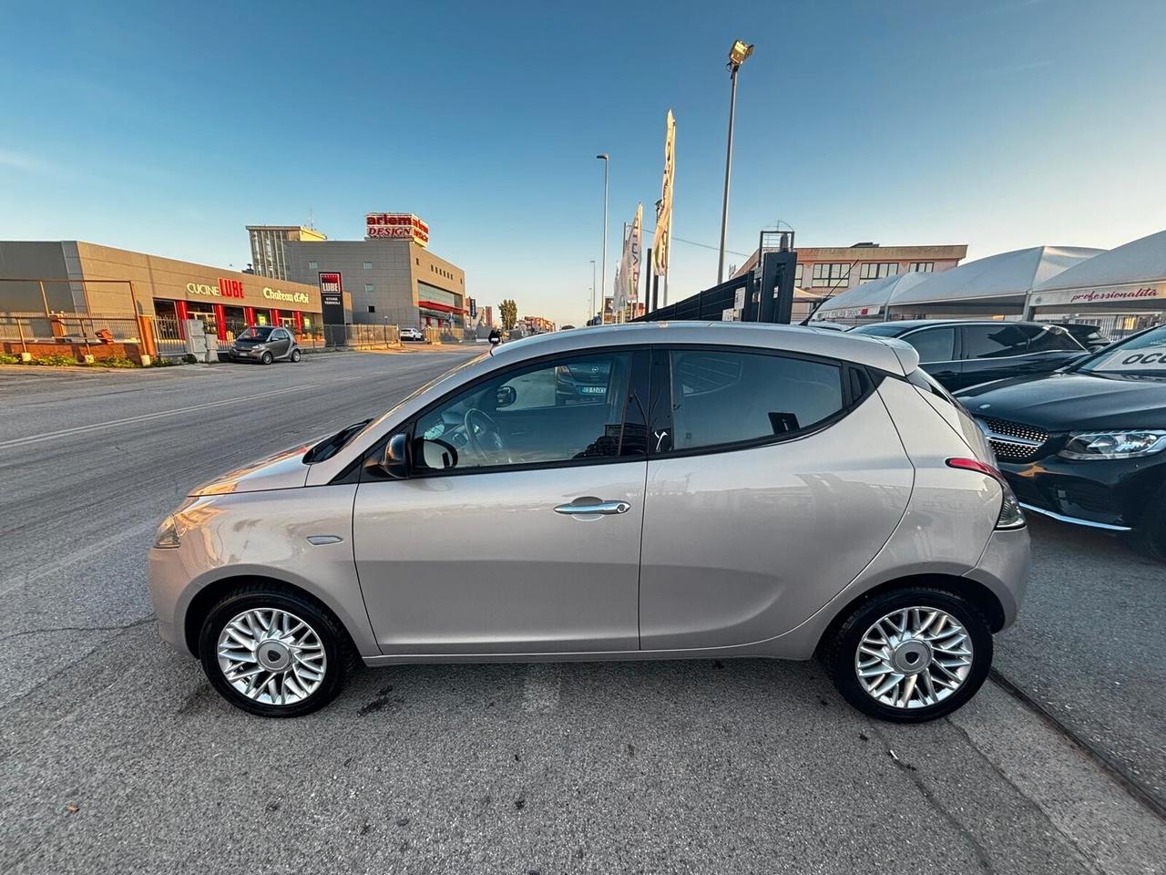 Lancia Ypsilon 1.3 MJT 16V 95 CV 5 porte S&S Gold