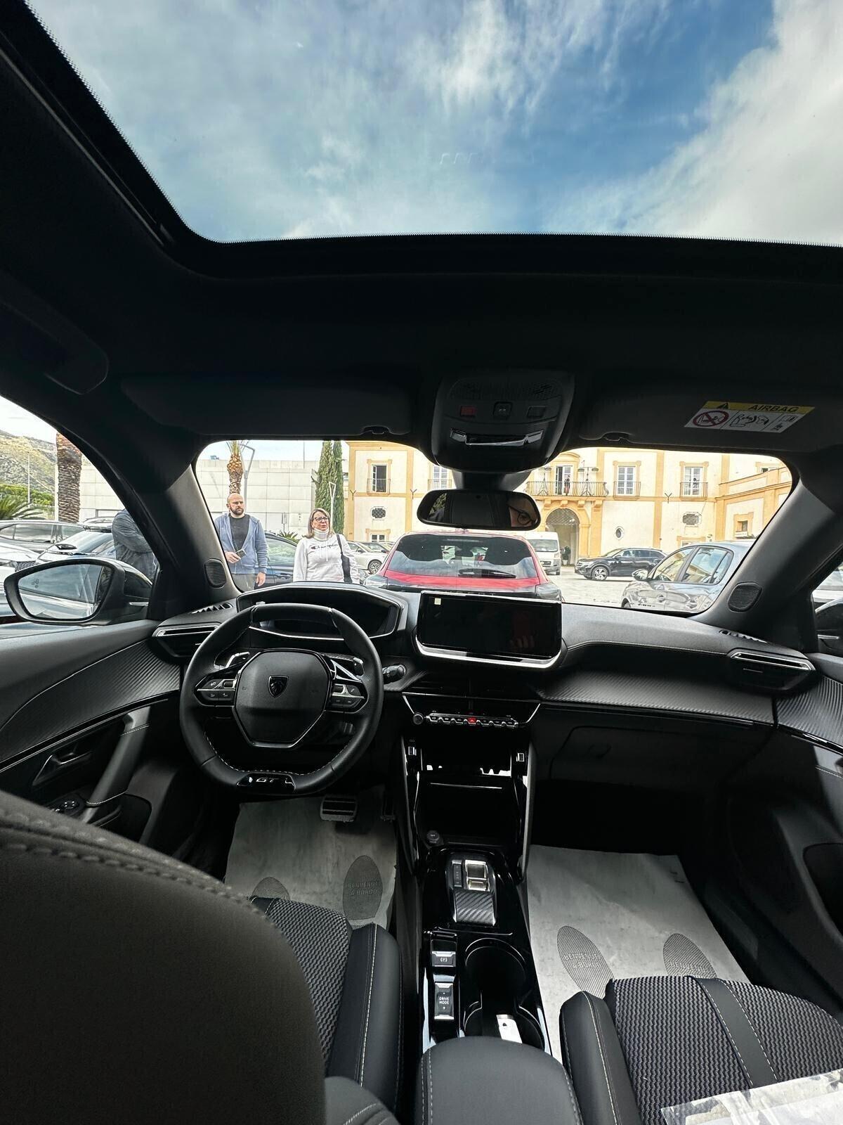 Peugeot 2008 Hybrid 145 e-DCS6 GT Exclusive