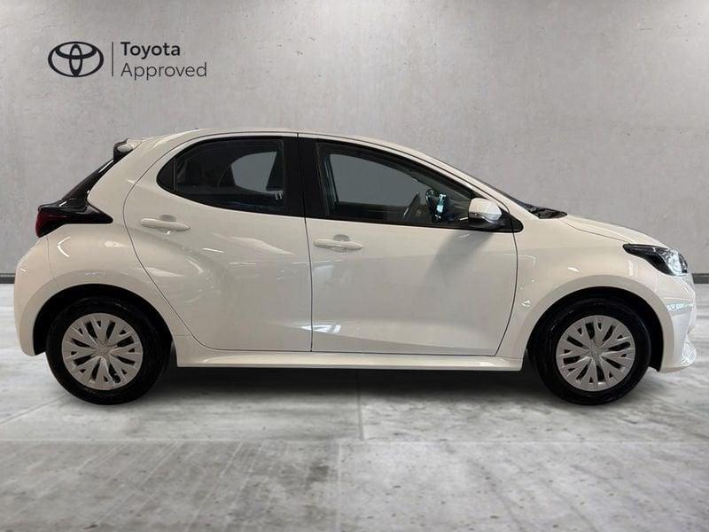 Toyota Yaris Hybrid Active MY22