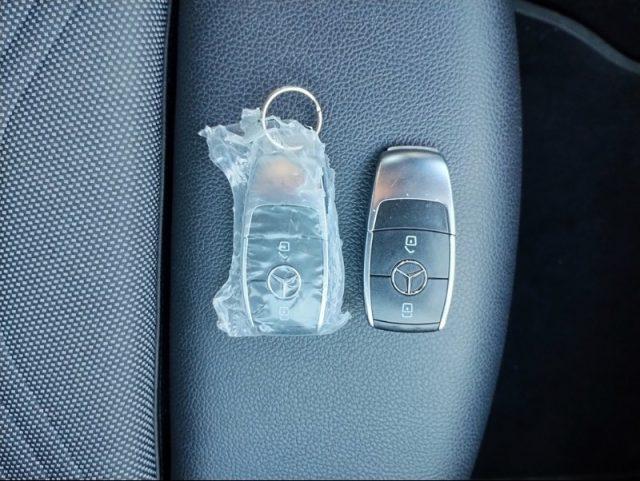 MERCEDES-BENZ A 250 e Automatic EQ-Power Business IVA ESPOSTA