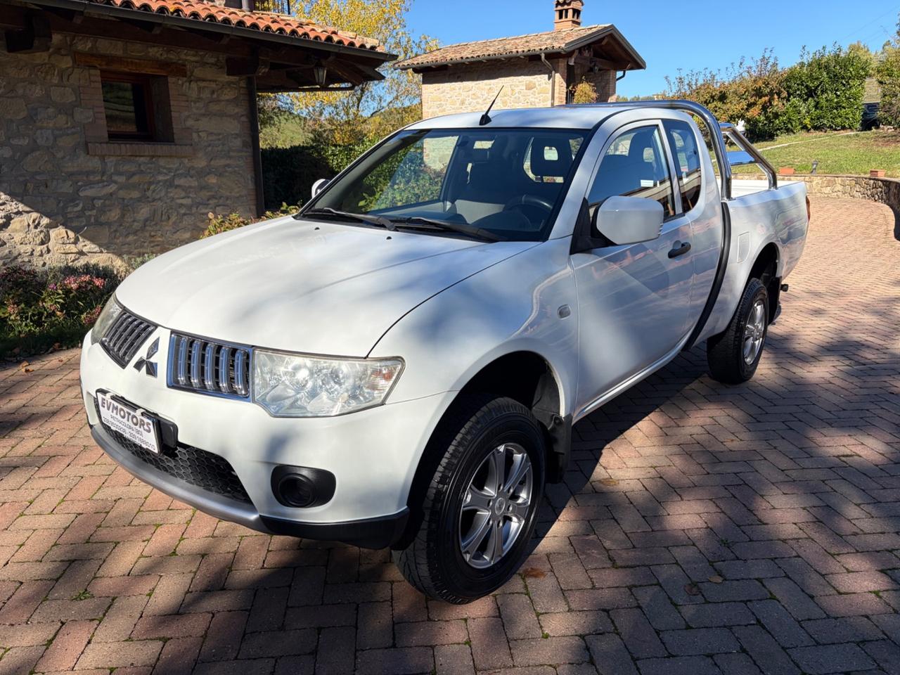 Mitsubishi L200 2.5 DI-D/136CV 4 POSTI