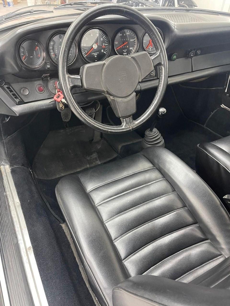Porsche 911 2.7 MFI G Model