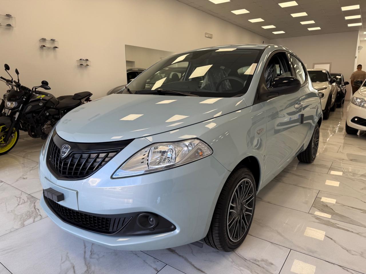 Lancia Ypsilon 1.0 FireFly 5 porte S&S Hybrid Oro