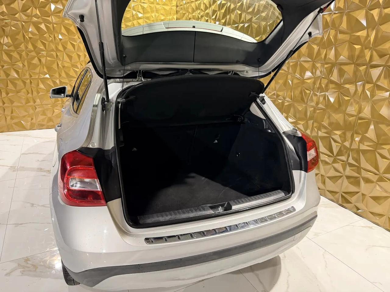 Mercedes-benz GLA 180 d Automatic Premium