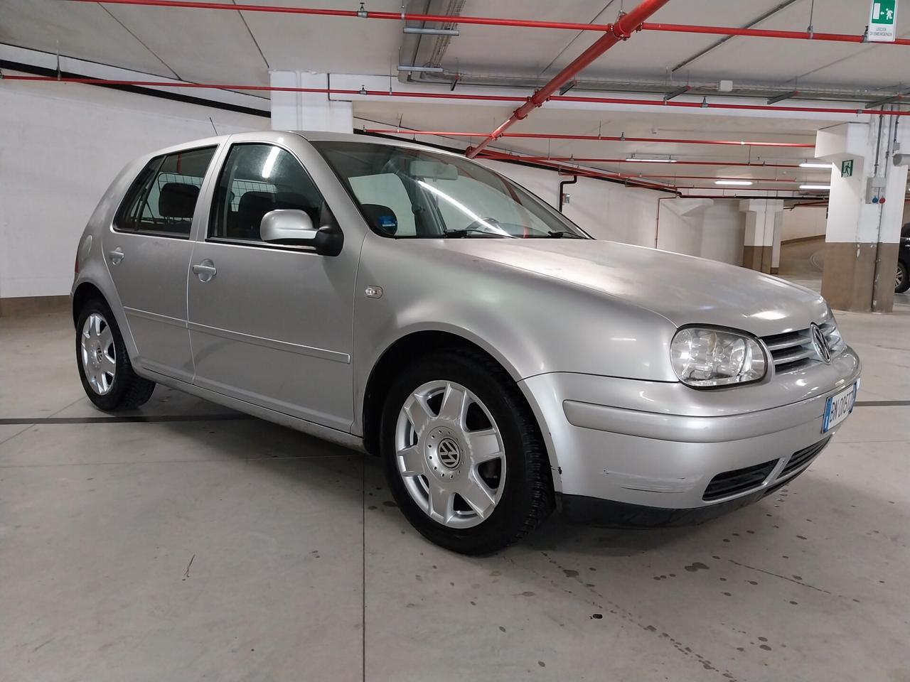 Volkswagen Golf 1.6 16V cat 5 porte Highline