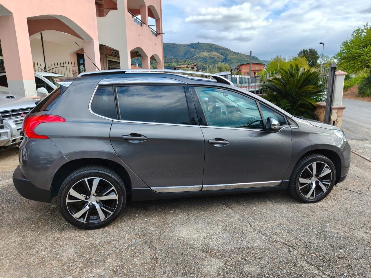 Peugeot 2008 1.6 HDI – Allure - 2014