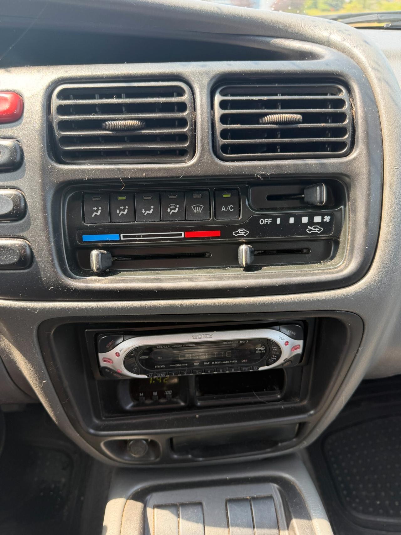 Suzuki Grand Vitara 1.6i 16V cat 3 porte