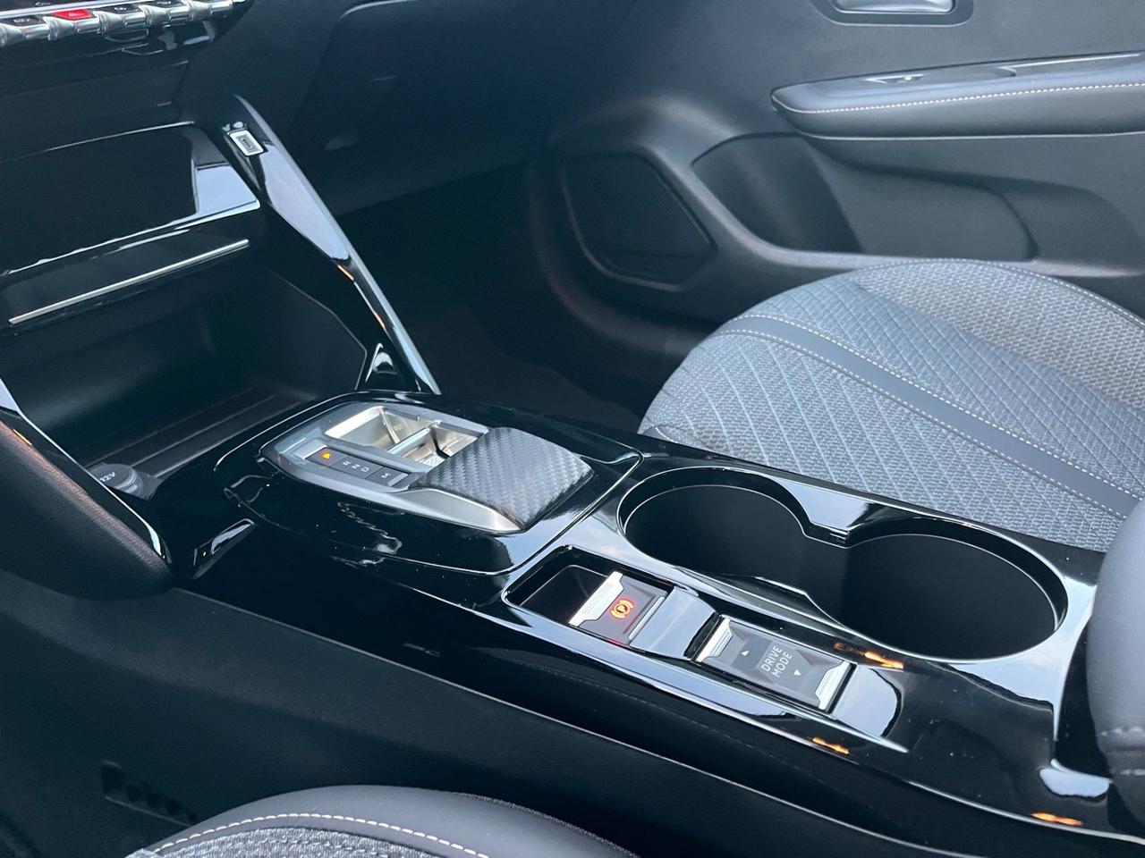 Peugeot 208 Hybrid 110 e-DCS6 Allure