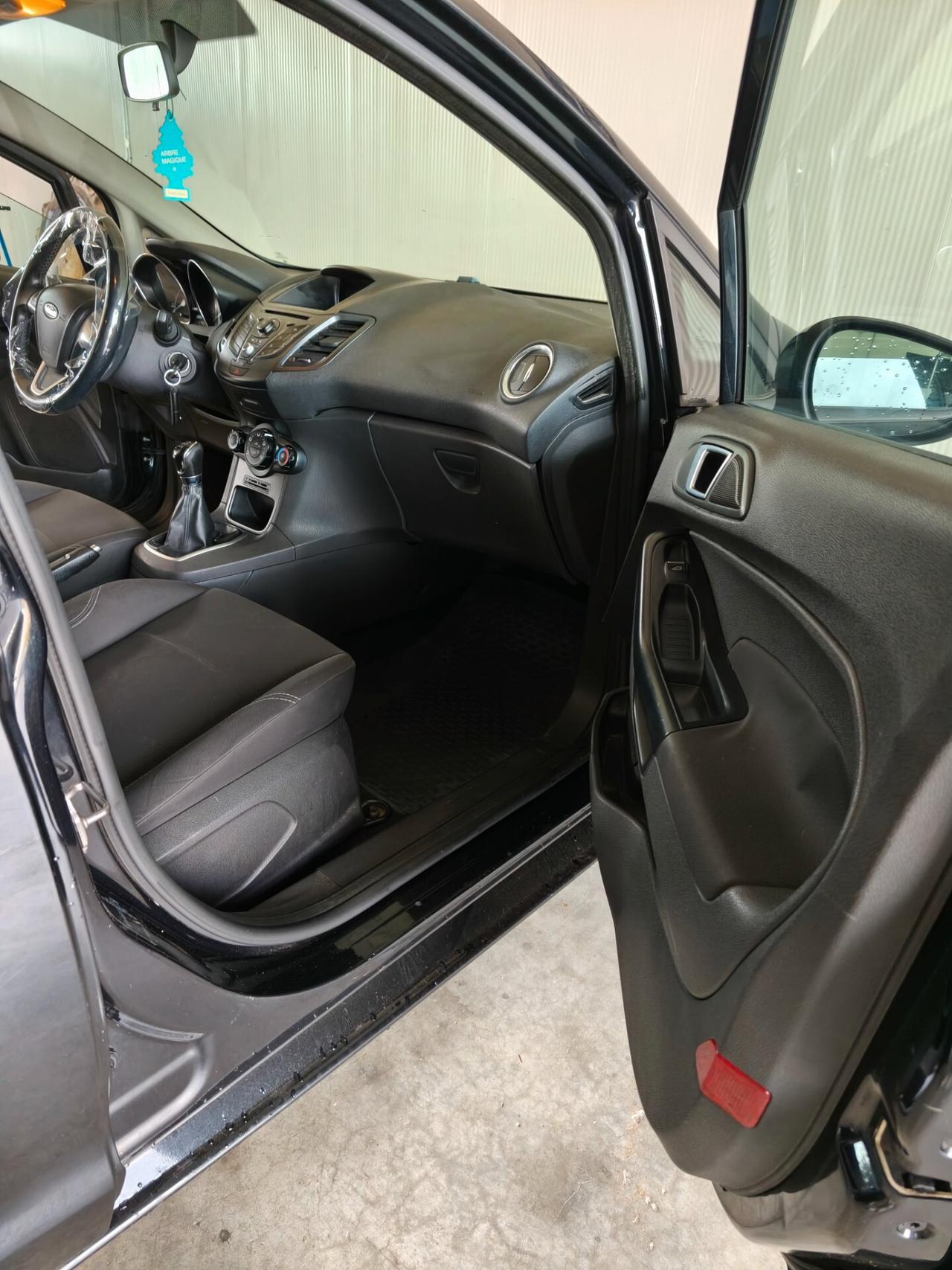 Ford Fiesta 1.5 TDCi 75CV 5 porte Business