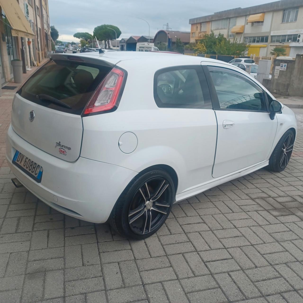 NEOPATENTATI BUONO STATO G. PUNTO 1.3 MJTD