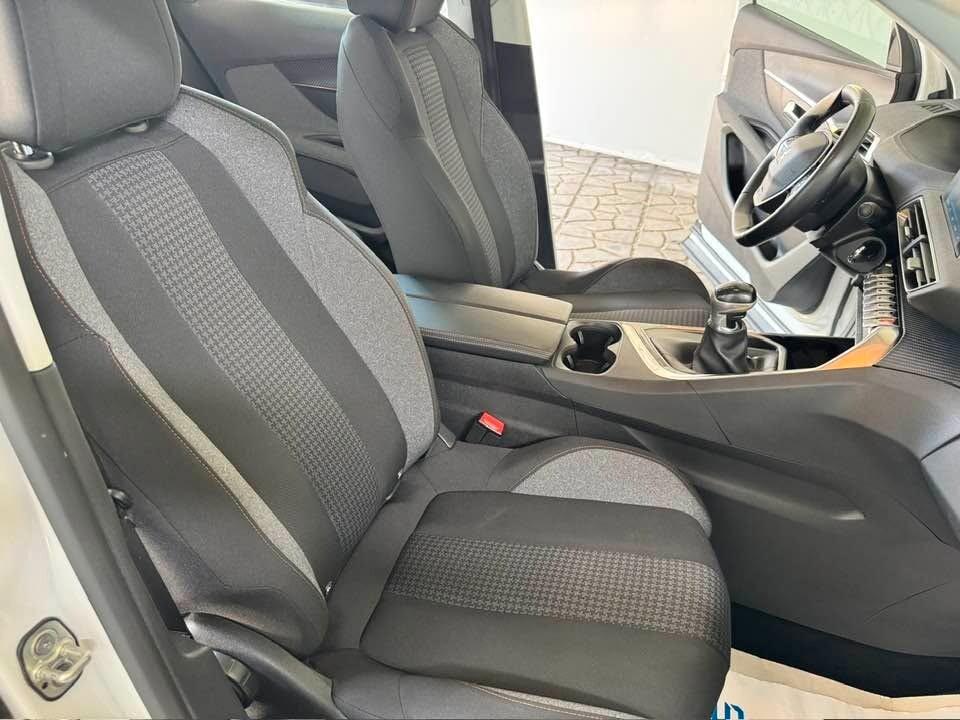Peugeot 3008 BlueHDi 130 S&S Business
