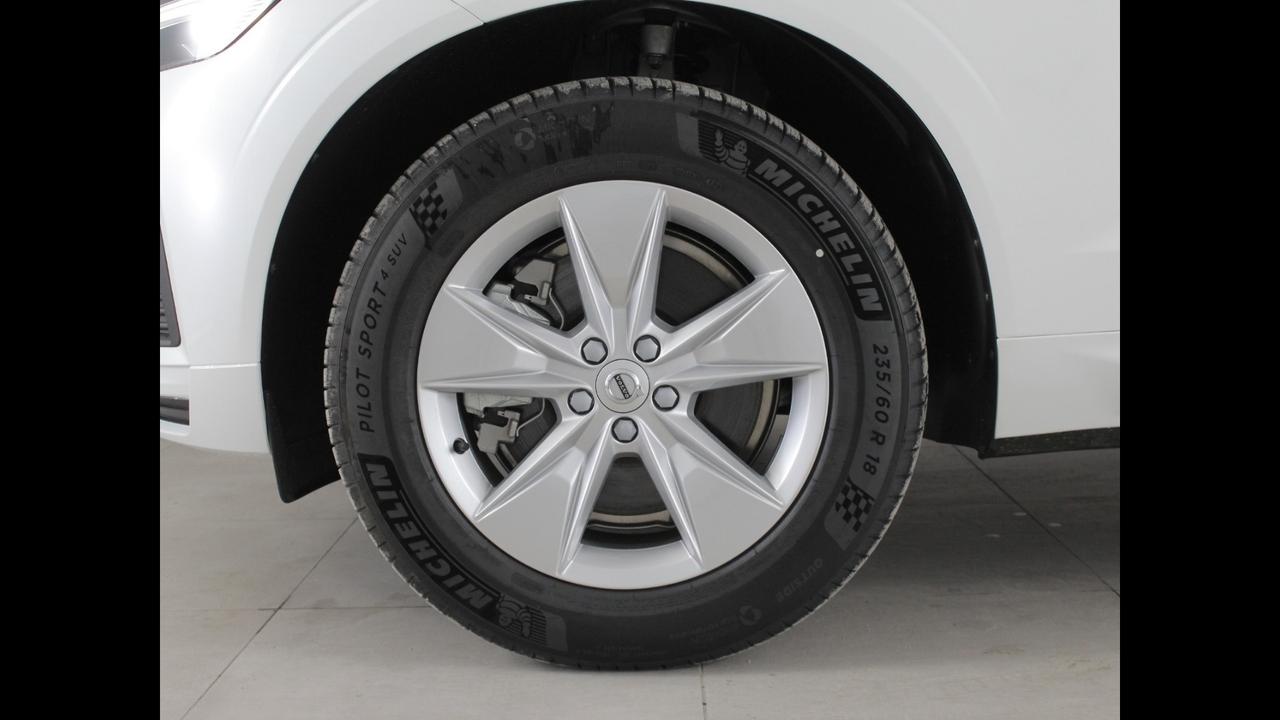 VOLVO XC60 CORE B4 AUT N1