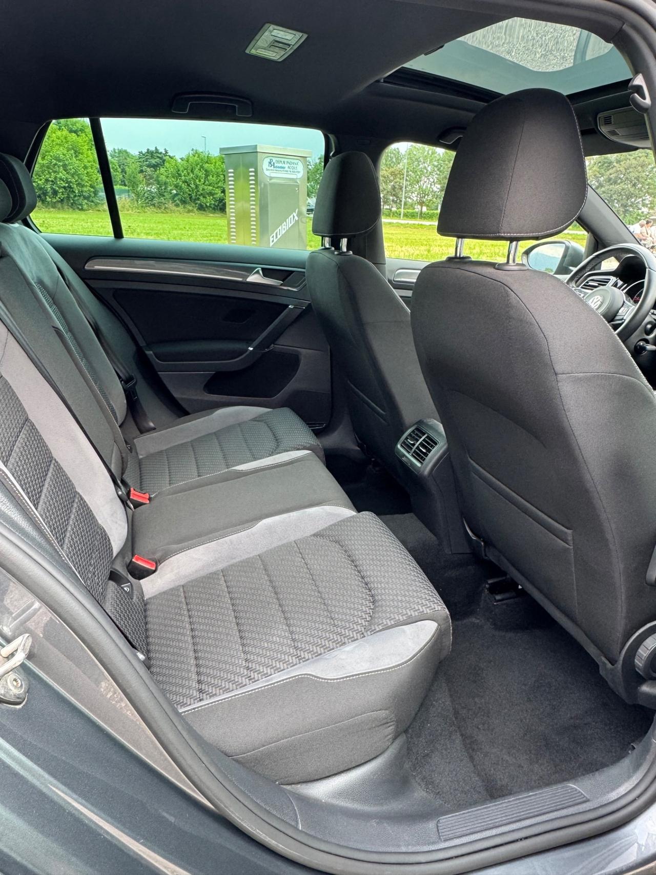 Volkswagen Golf 2.0 TDI 5p. R-Line Executive BlueMotion Technology