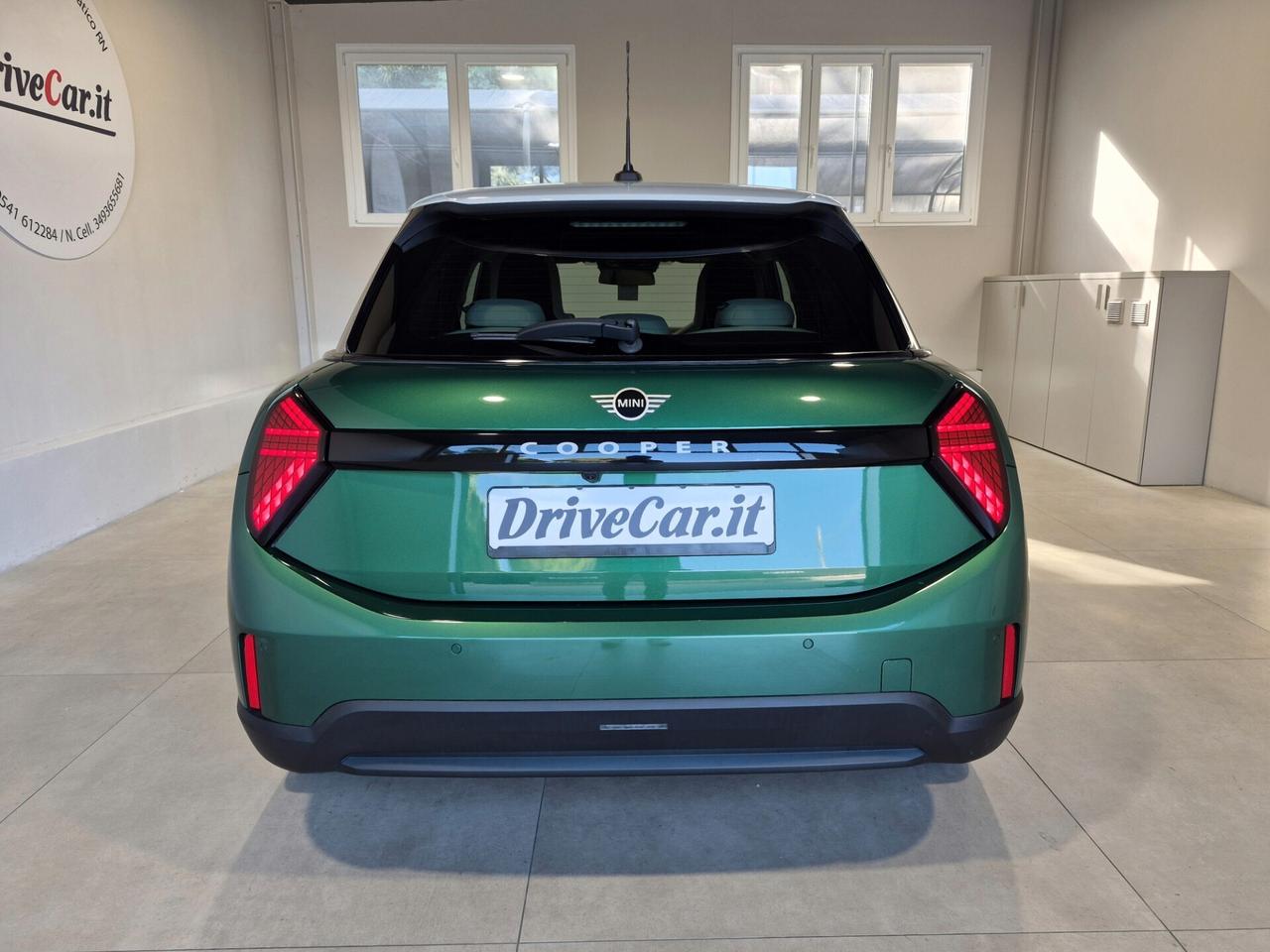 MINI Cooper C STEPTRONIC TETTO PELLE LED NAVI CARPLAY RETROCAM. HEAD UP DISPLAY WIRELESS VOLANTE RISCALDABILE JCW