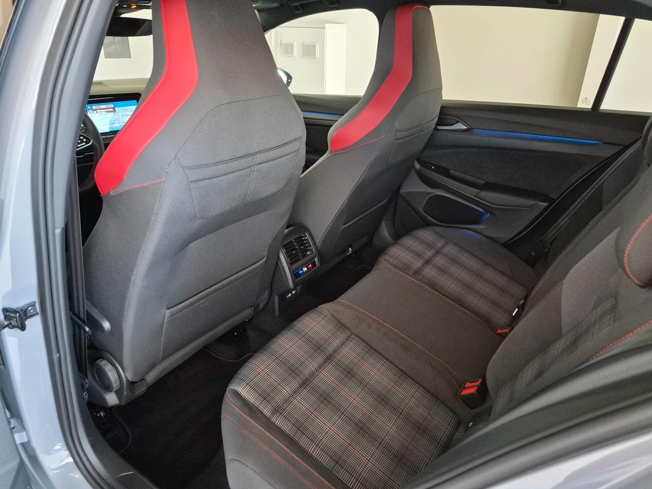 Volkswagen Golf GTI 5 PORTE LED NAVI CARPLAY C.18 NERI AUTO UFFICIALE VW 1 PROPRIETARIO