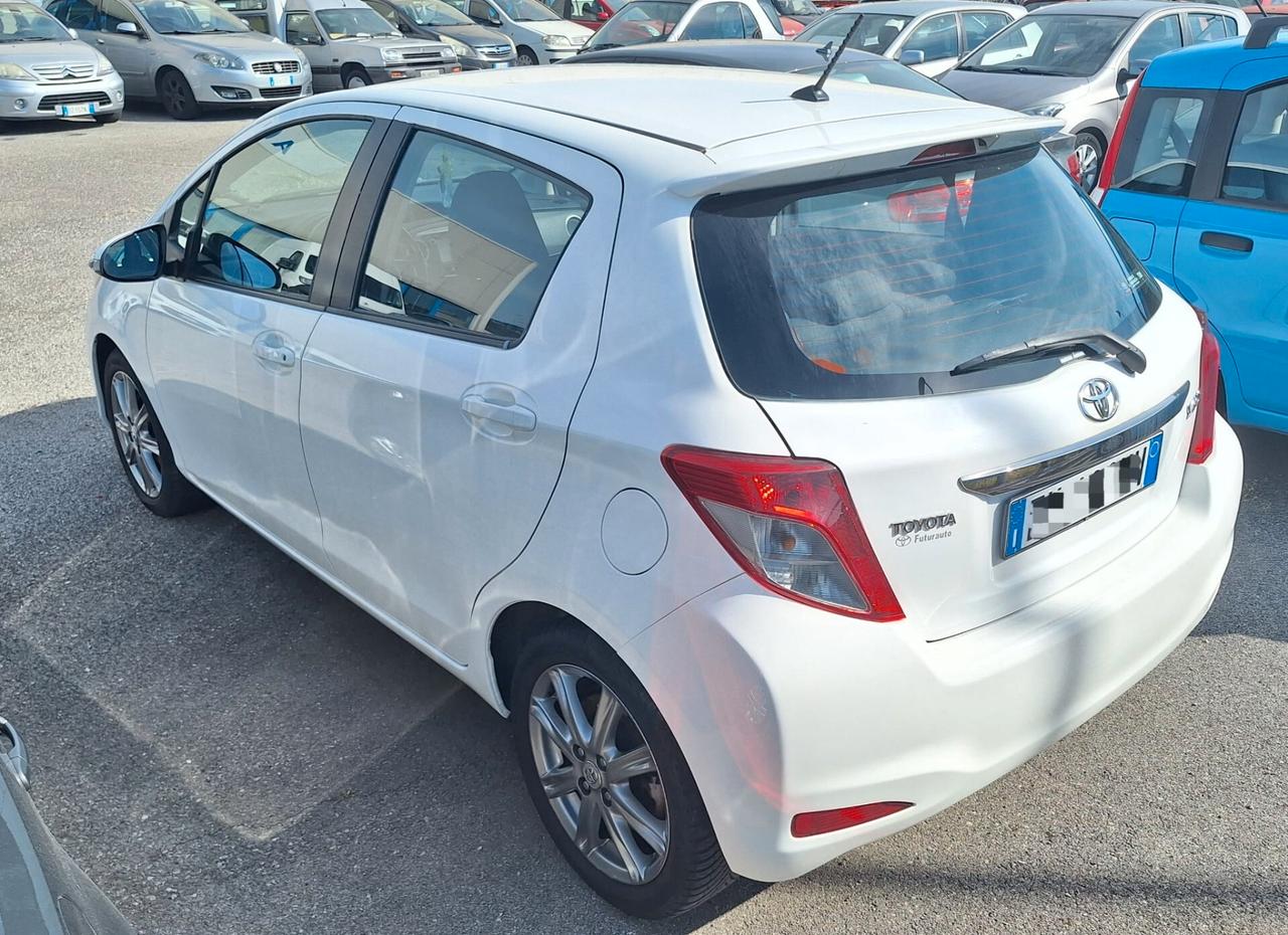 Toyota Yaris 1.3 5p Lounge UNIPRO