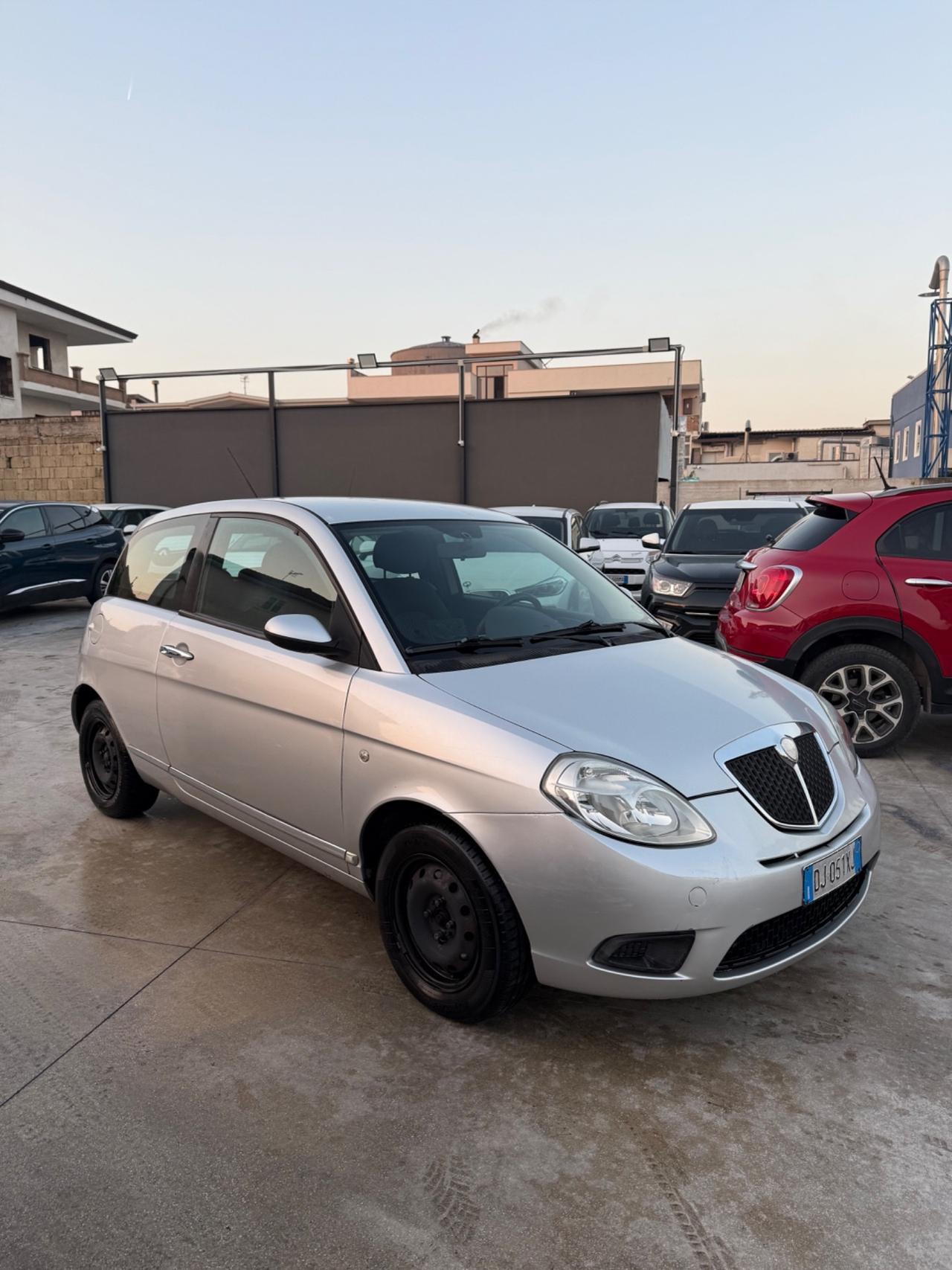 Lancia Ypsilon 1.2 Argento