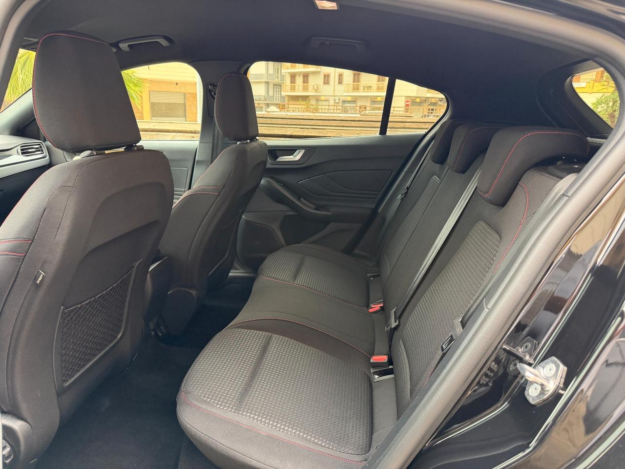 Ford Focus 1.0 EcoBoost Hybrid 155 CV Powershift 5p. ST-Line X