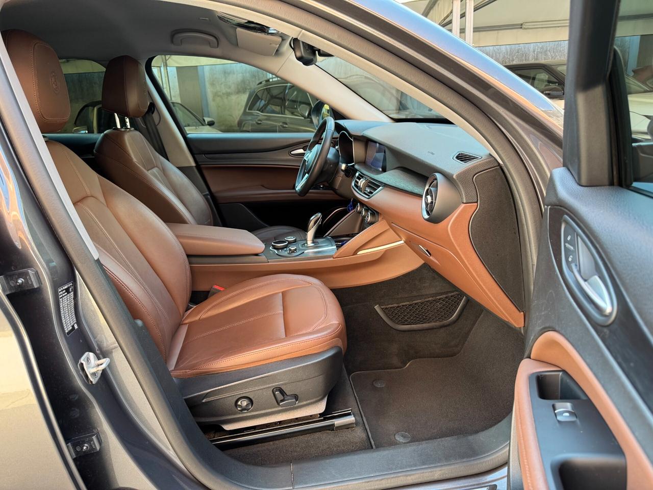 Alfa Romeo Stelvio 2.2 Turbodiesel 210 CV AT8 Q4 Executive