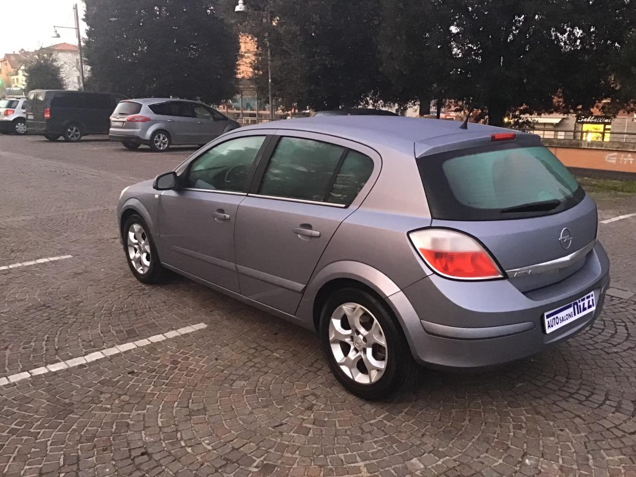 Opel Astra 1.4 16V Twinport 5 porte Enjoy