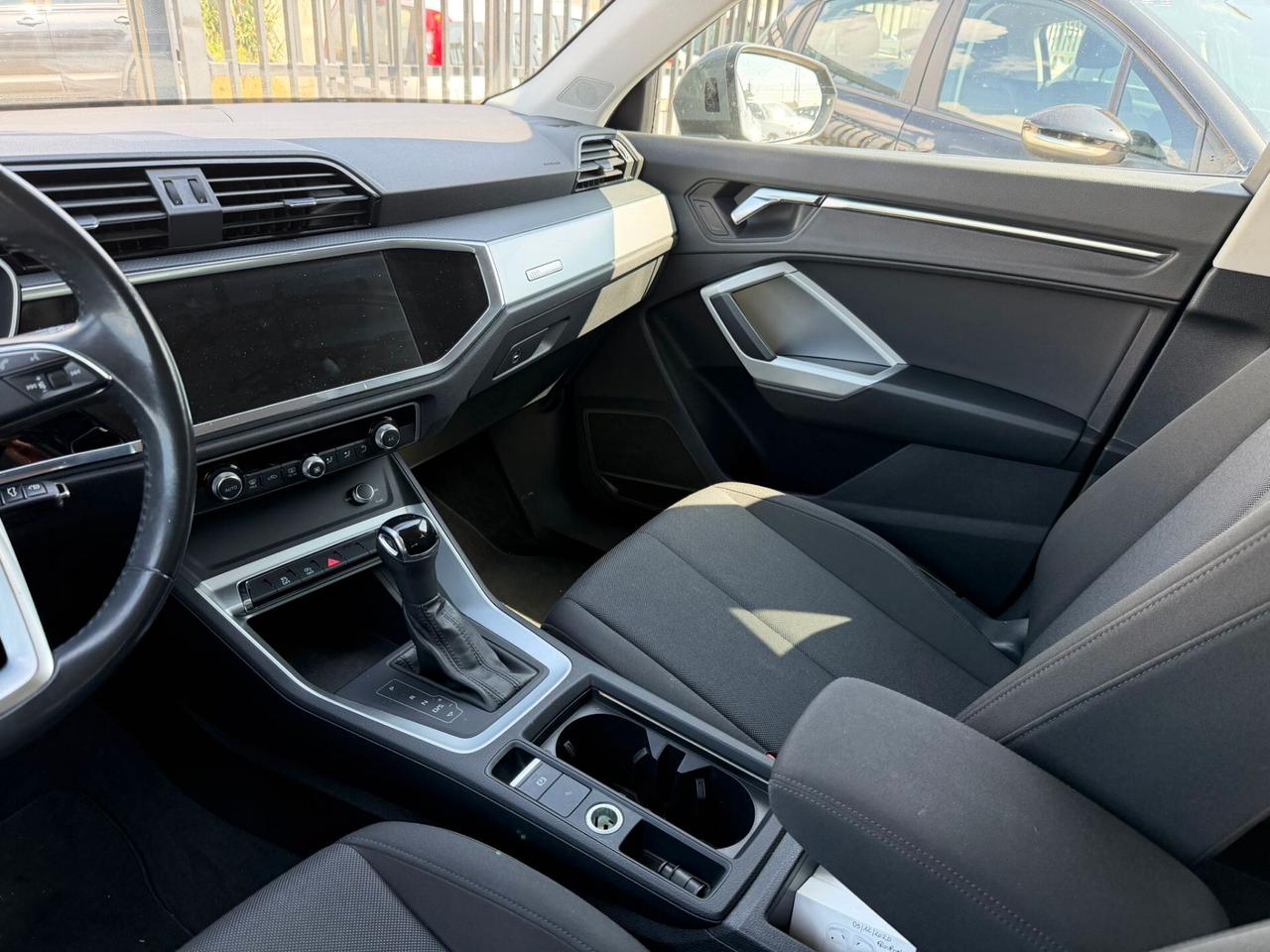 Audi Q3 35 TDI S tronic Business