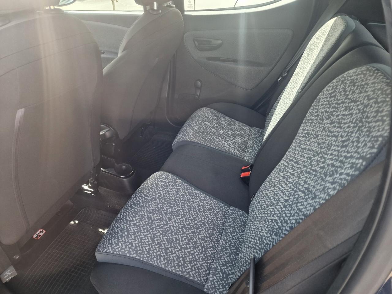 Lancia Ypsilon 1.0 FireFly 5 porte S&S Hybrid Ecochic Gold