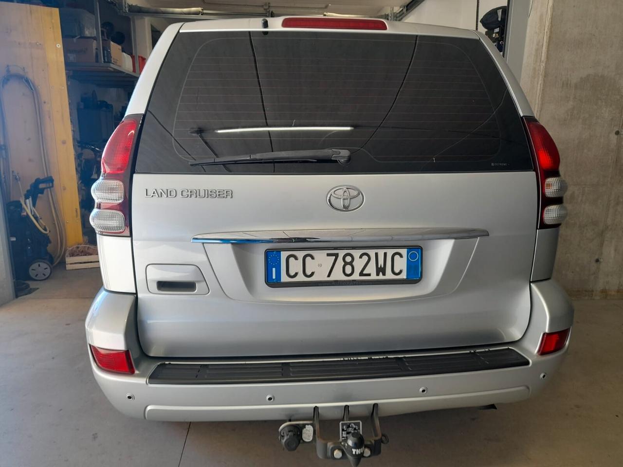 Toyota Land Cruiser 7 POSTI 3.0 D-4D 5p. aut. Wagon