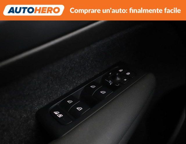 VOLVO XC40 B4 AWD automatico Plus Dark