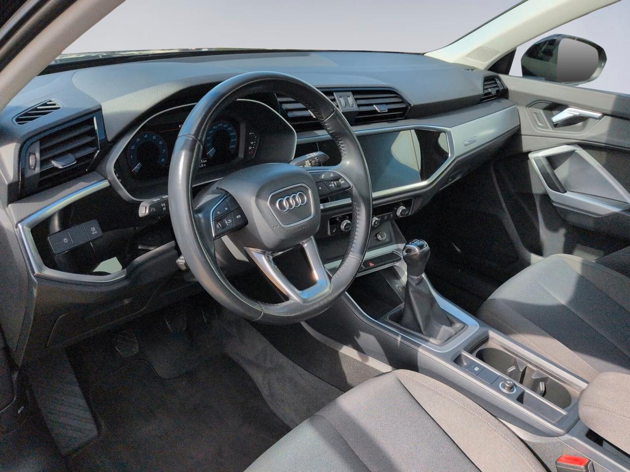 Audi Q3 35 TFSI Business Advanced