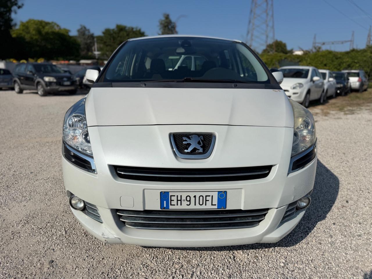 Peugeot 5008 1.6 e-HDi 112CV Stop&Start cambio robotizzato Tecno