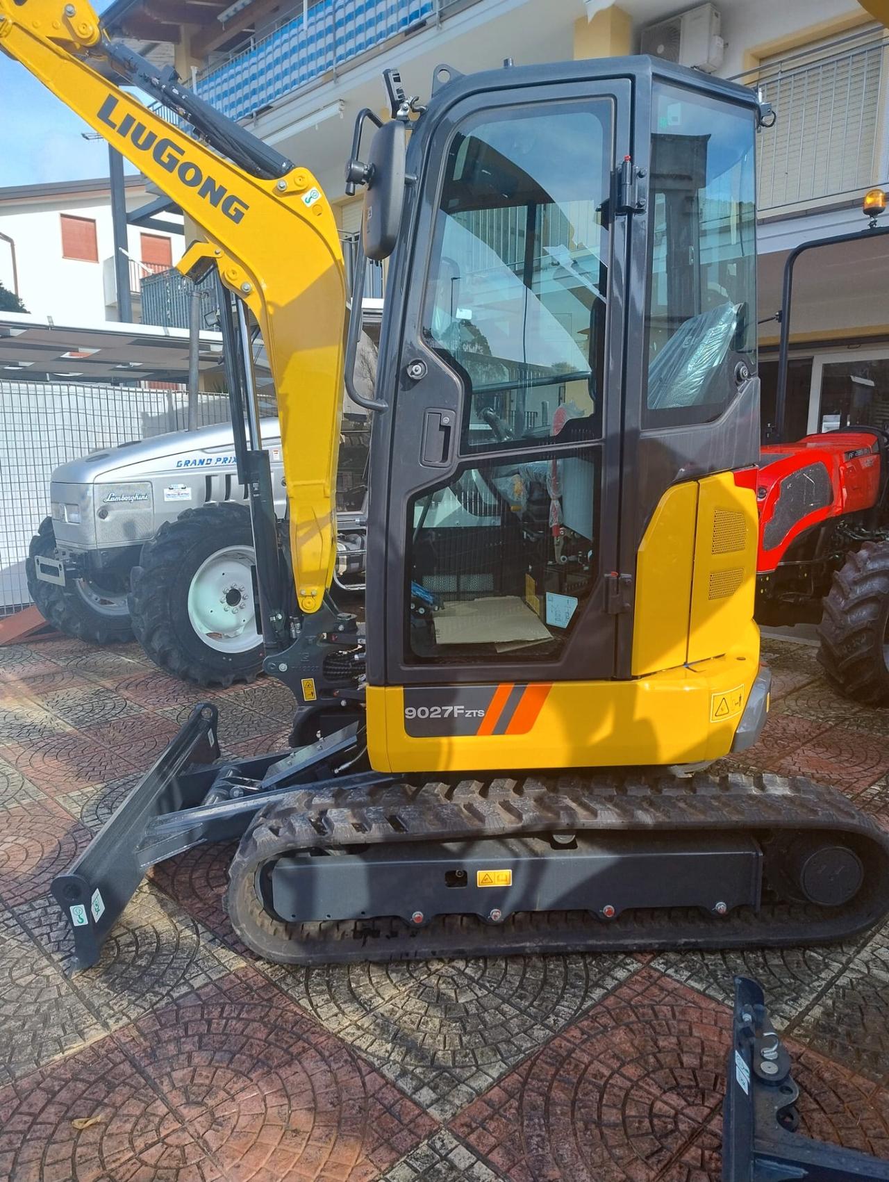 Escavatore Nuovo LiuGong 9027F (27 Quintali)