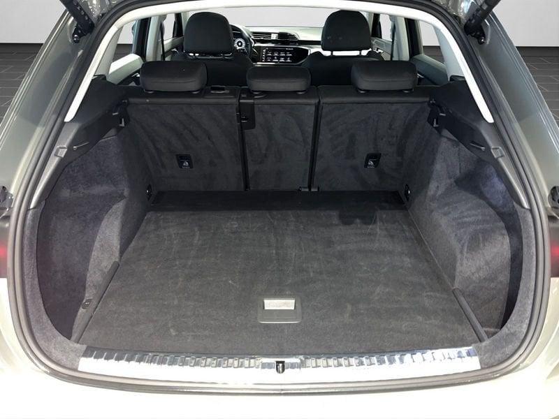 Audi Q3 35 TFSI S tronic S line Led Matrix Camera 18"