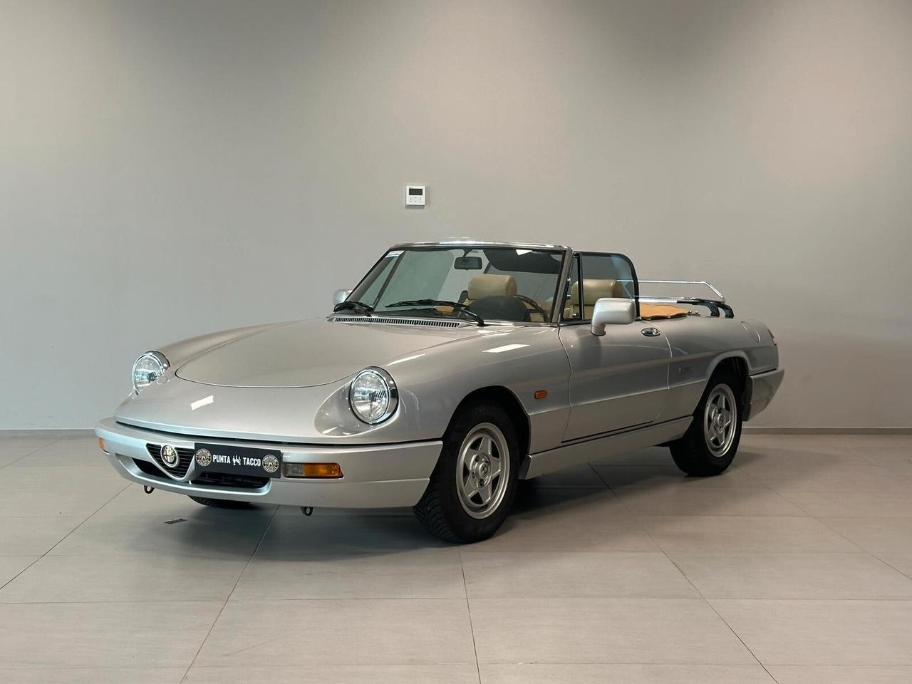 Alfa Romeo Spider 1.6