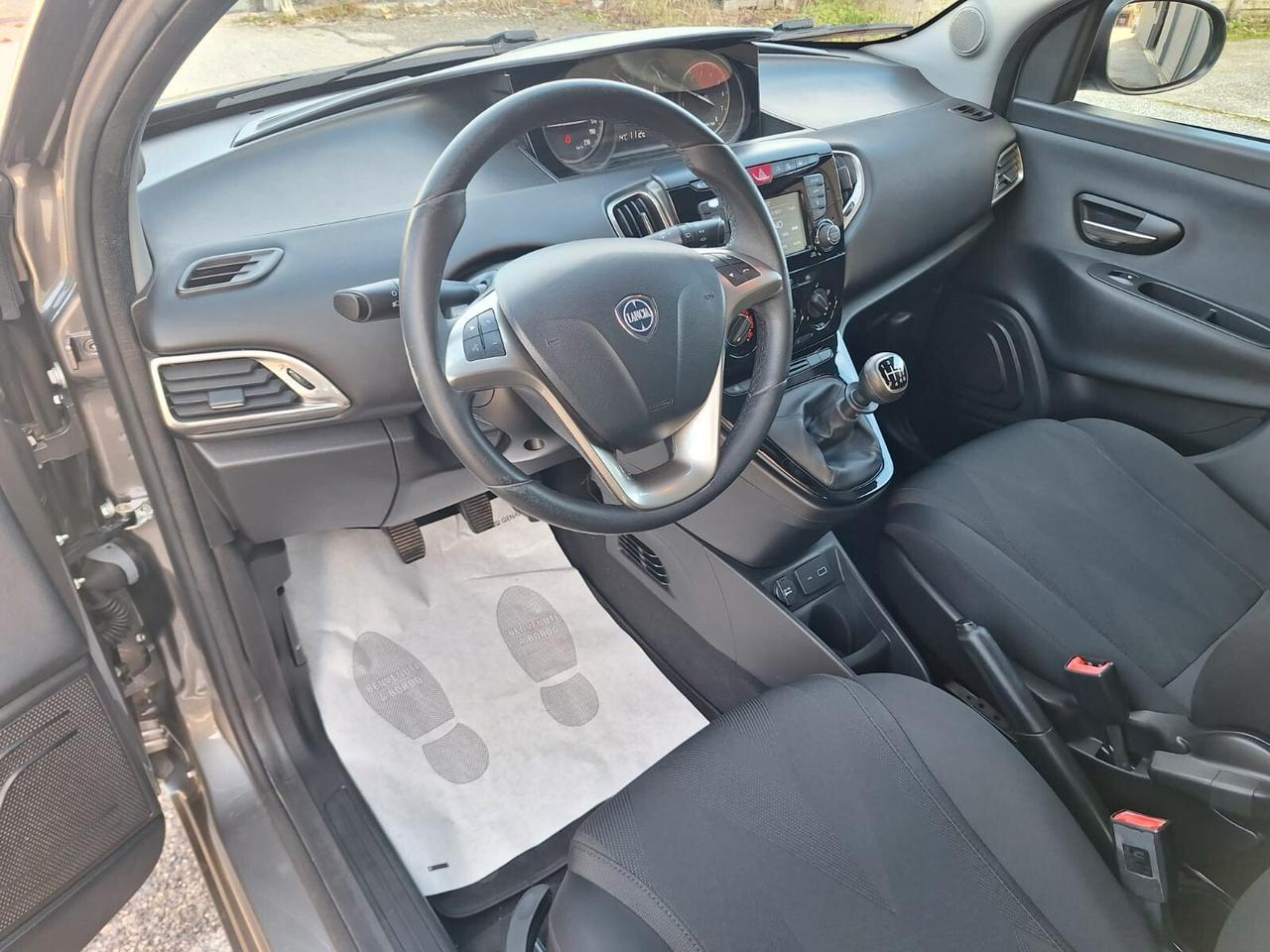 Lancia Ypsilon 1.2 69 CV 5 porte S&S Gold