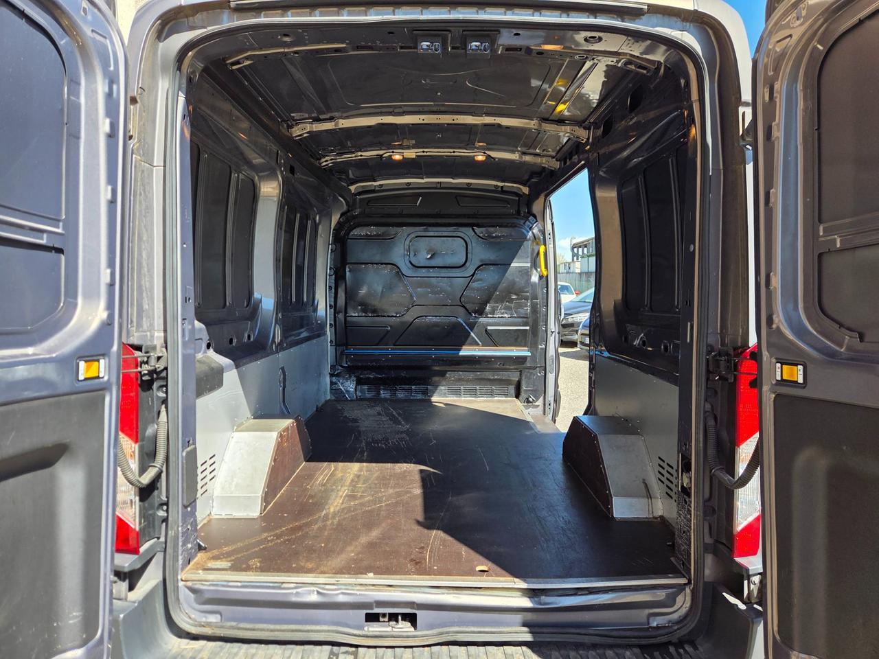 FORD Transit 350 tr.post.2.2 tdci 125cv trend L2H2 + IVA