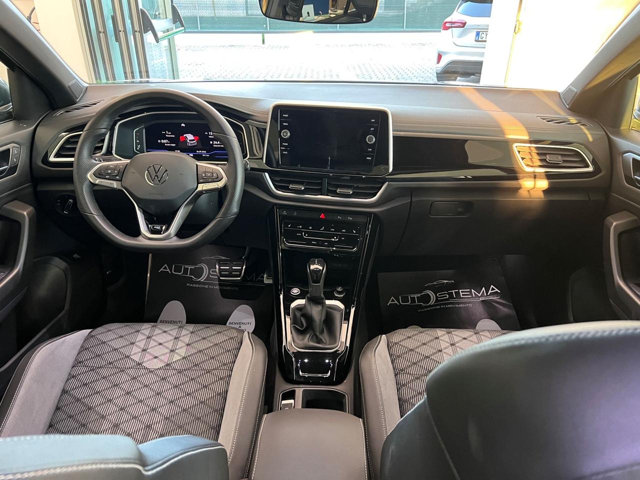VOLKSWAGEN T-Roc 2022 1.5 tsi R-Line dsg - PARI AL NUOVO!