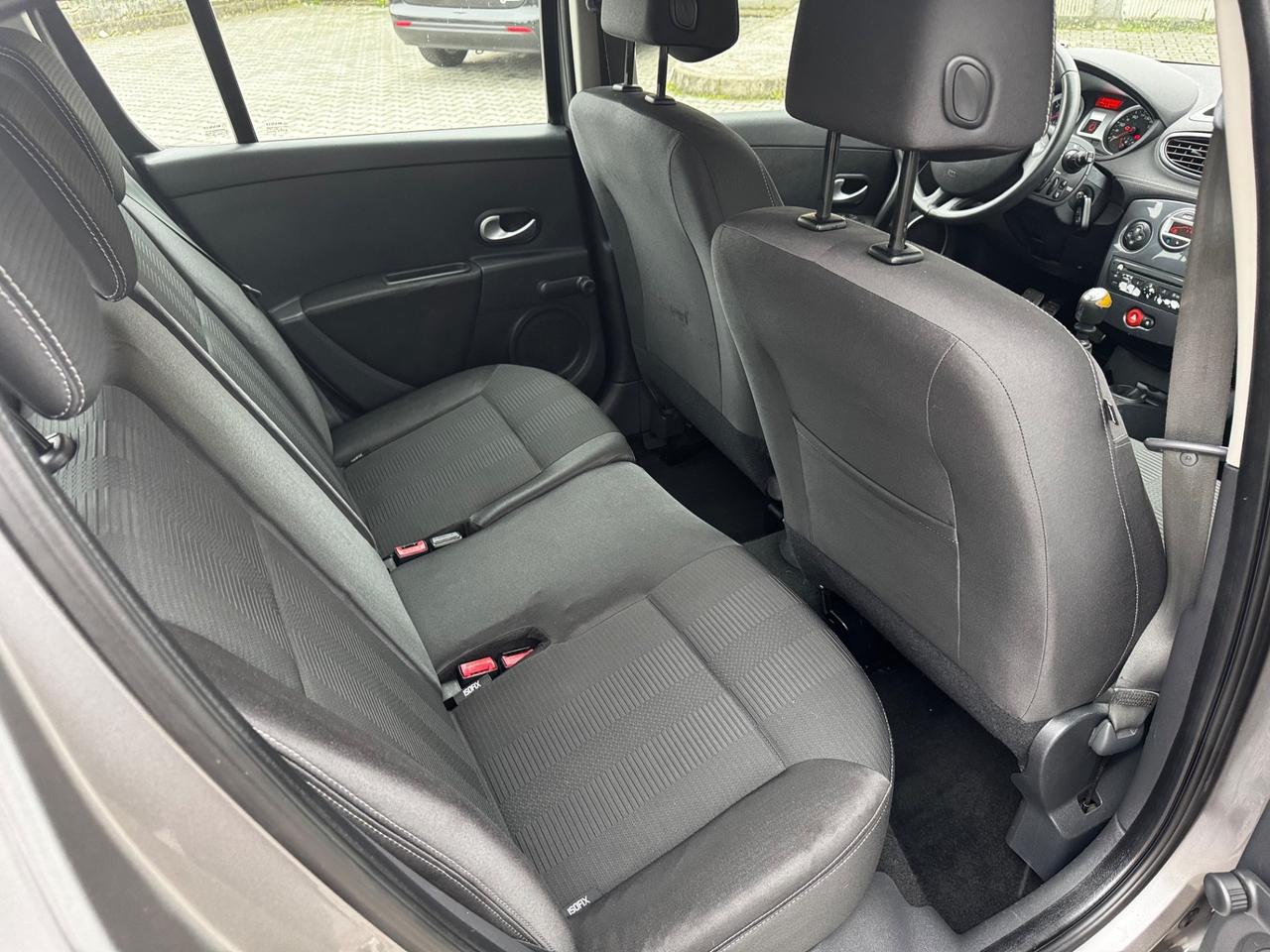 Renault Clio 1.5 dCi 85CV 5 porte con GANCIO TRAINO