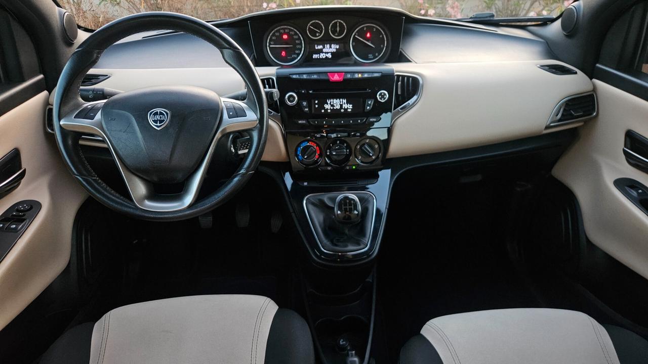 Lancia Ypsilon 1.3 MJT 16V 95 CV 5 porte S&S S Momodesign