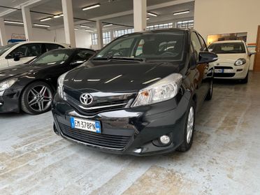 Toyota Yaris 1.0 5 porte Lounge - Navy