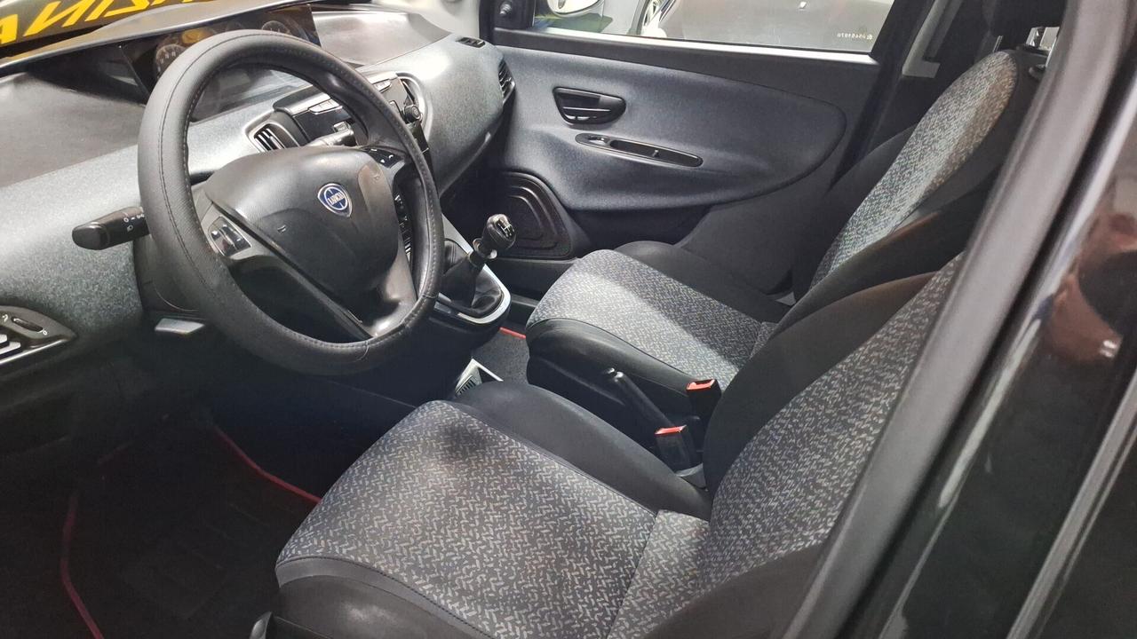 Lancia Ypsilon 1.2 69 CV 5 porte S&S Platinum