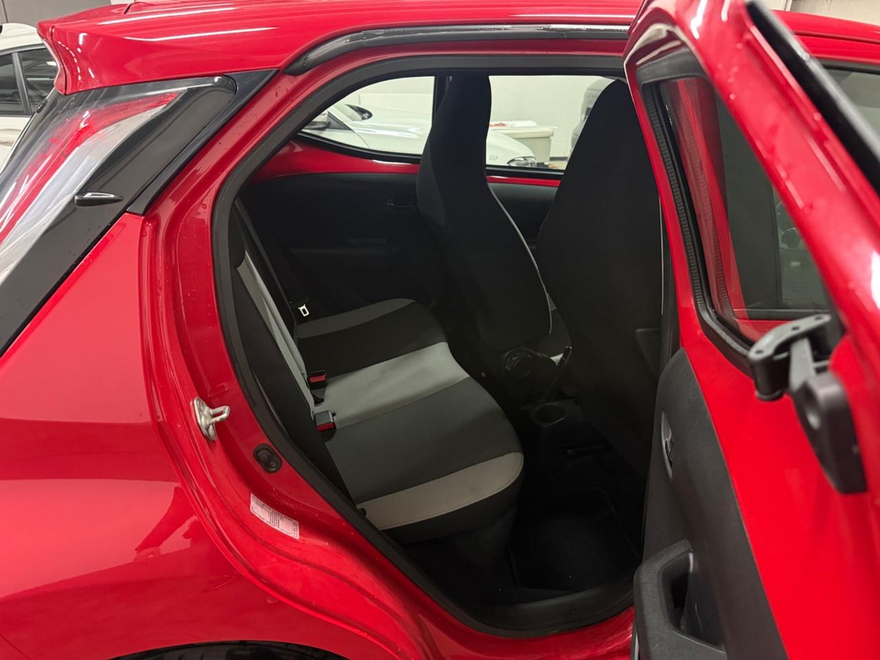 Toyota Aygo 1.0 VVT-i 69 CV 5 porte x-cool TSS